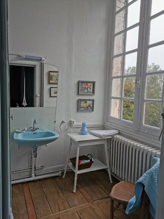 Chateau De Chasseneuil Sur Bonnieure Bagian luar foto